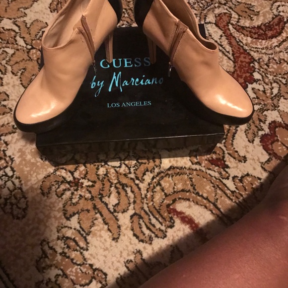 Guess by Marciano shoe boot, Size 8 light Brown/tan - Picture 3 of 5